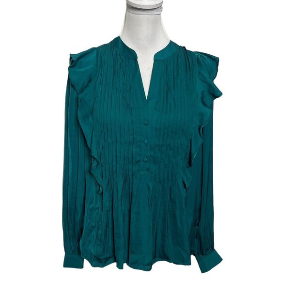 Welcome to my closet! - Picture 2 of 13